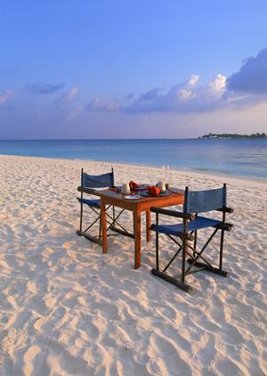 池袋東口で楽しむカラオケ!友人との特別な時間を過ごすための完全ガイド